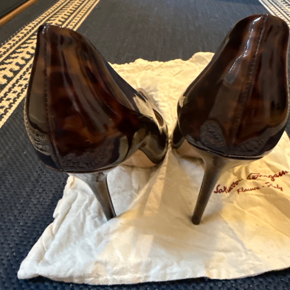 Salvatore Ferragamo women’s 9c - Picture 2 of 2